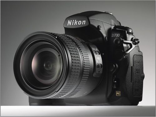 Анонс камеры Nikon D700 с полноразмерной матрицей.